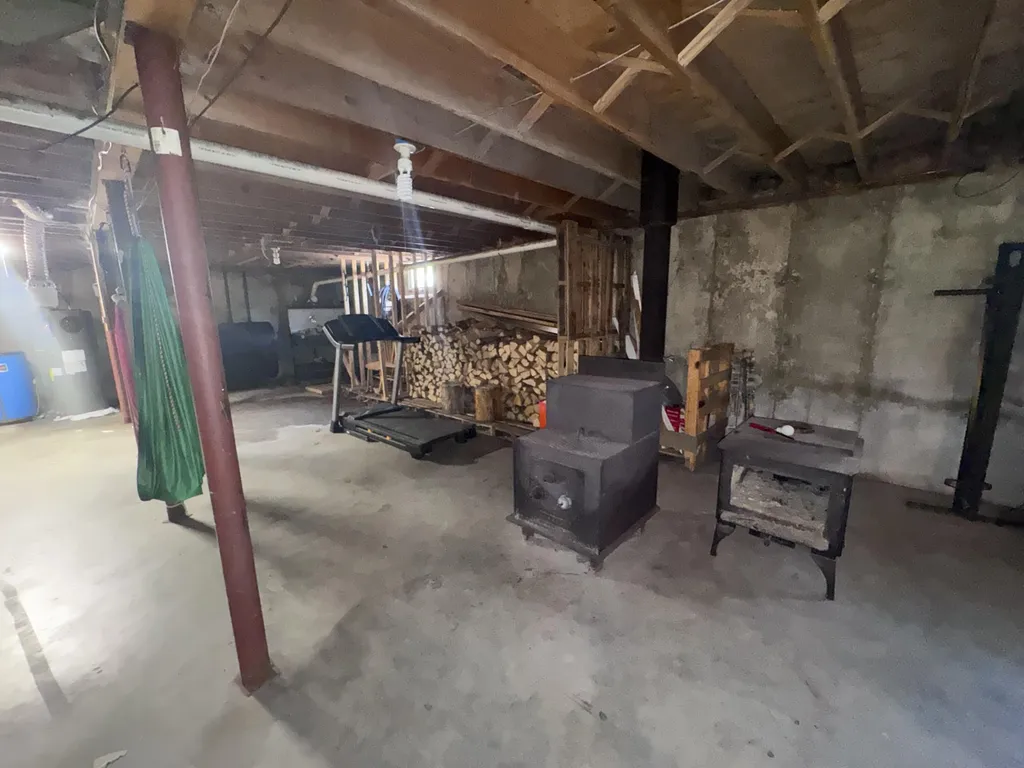 1058 Pleasant Street Blue Hill ME 04614