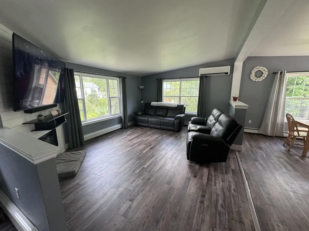 1058 Pleasant Street Blue Hill ME 04614