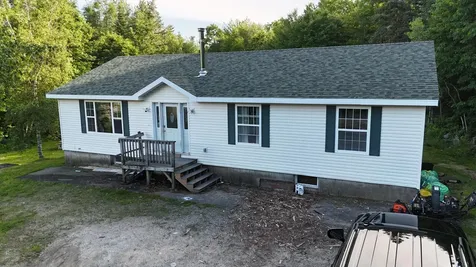 1058 Pleasant Street Blue Hill ME 04614