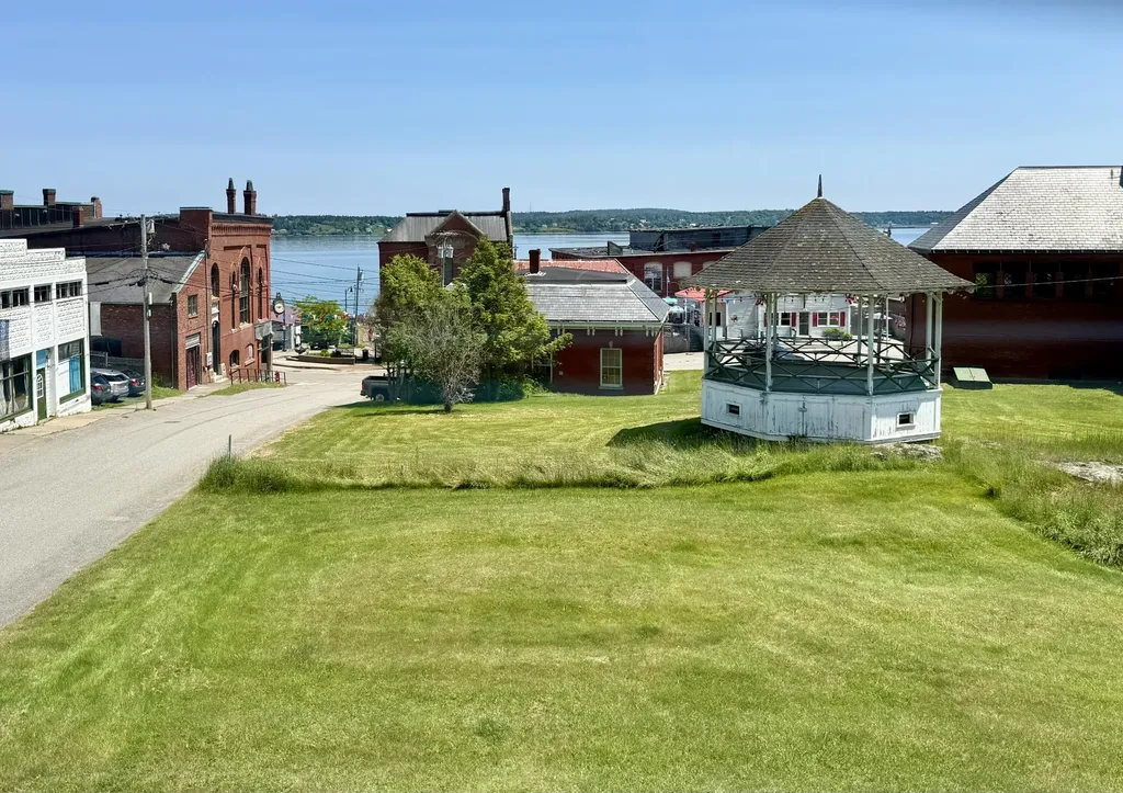 2 & 4 Dana Street Eastport ME 04631