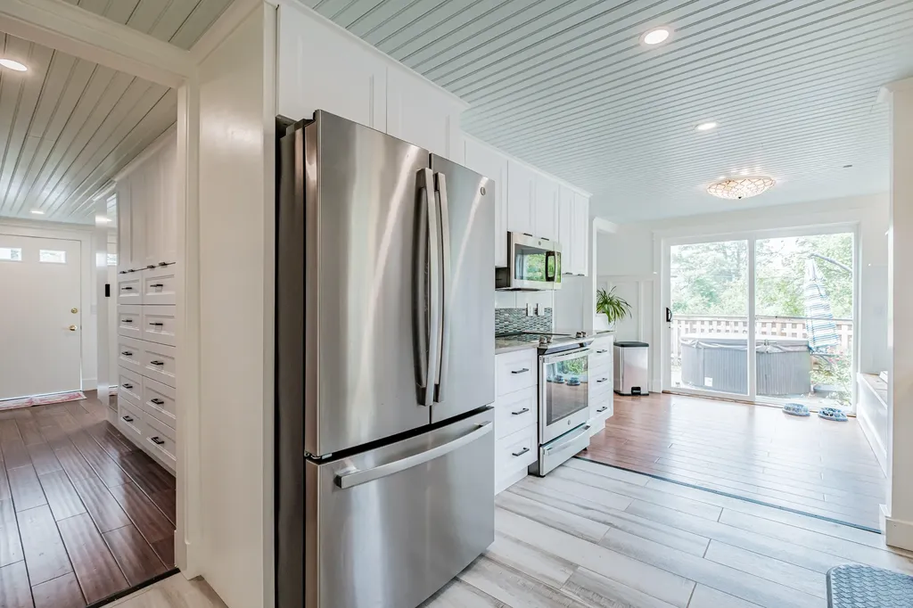 51 Colonial Village Falmouth ME 04105