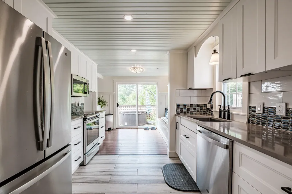 51 Colonial Village Falmouth ME 04105