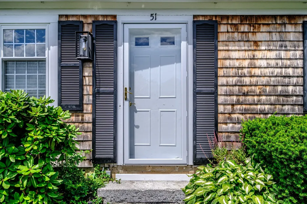 51 Colonial Village Falmouth ME 04105