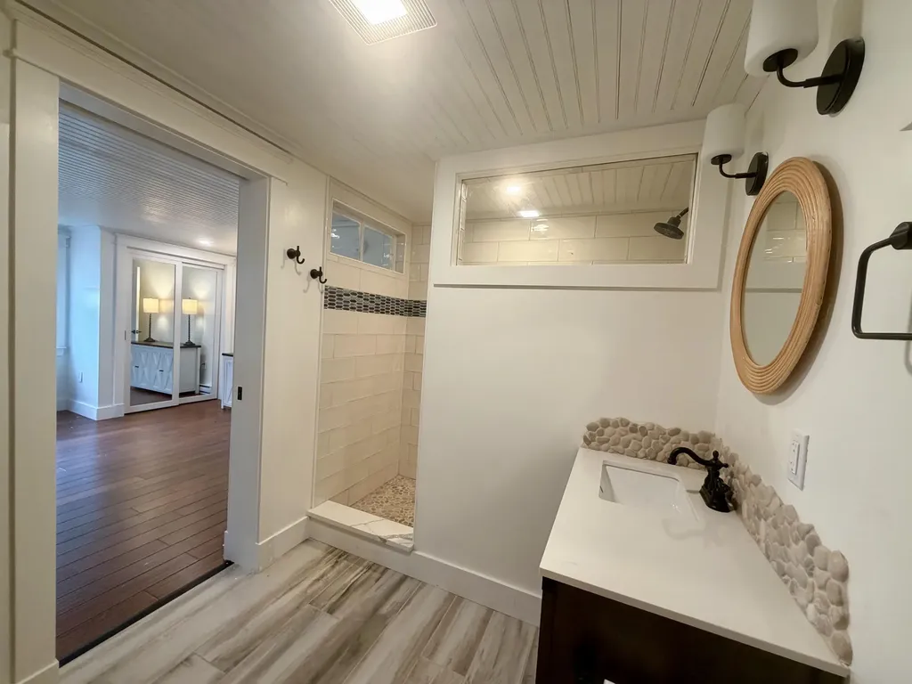 51 Colonial Village Falmouth ME 04105