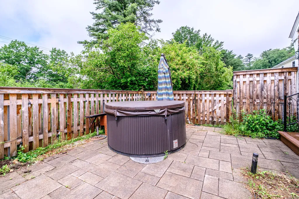 51 Colonial Village Falmouth ME 04105
