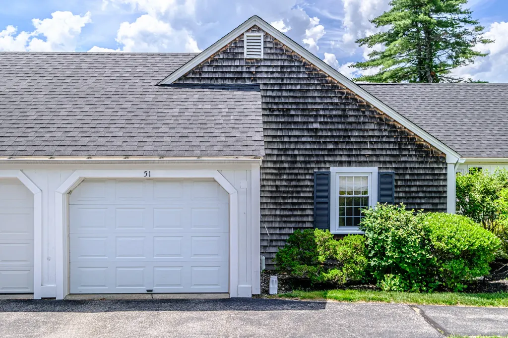 51 Colonial Village Falmouth ME 04105