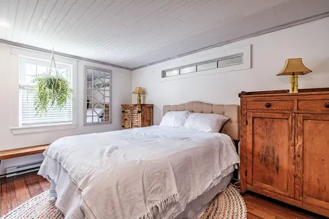 51 Colonial Village Falmouth ME 04105
