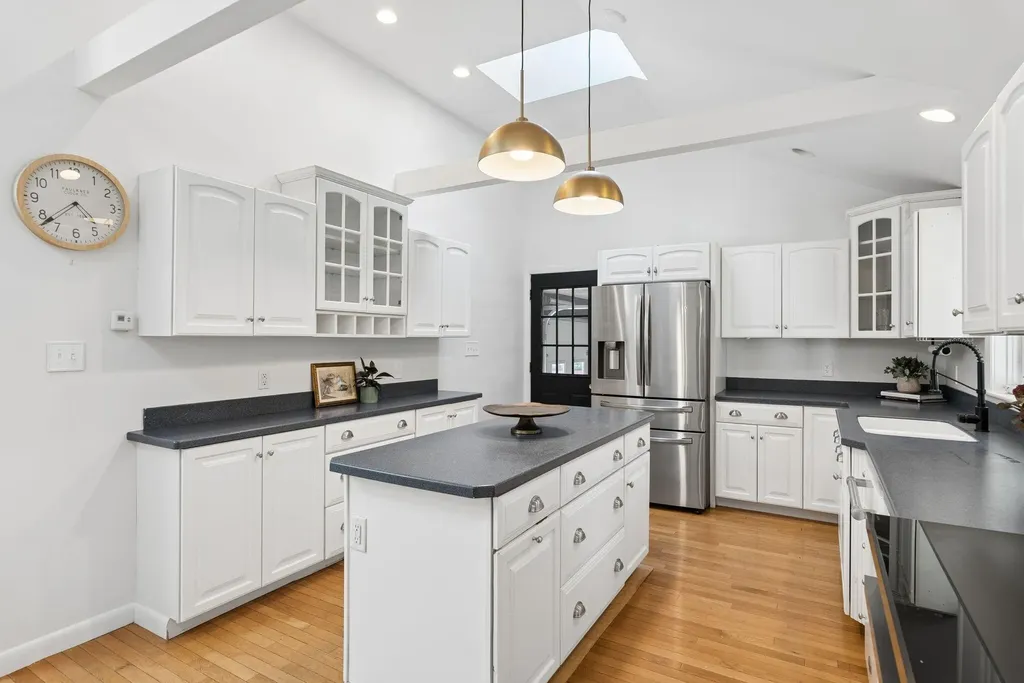 7 Knight Street Falmouth ME 04105