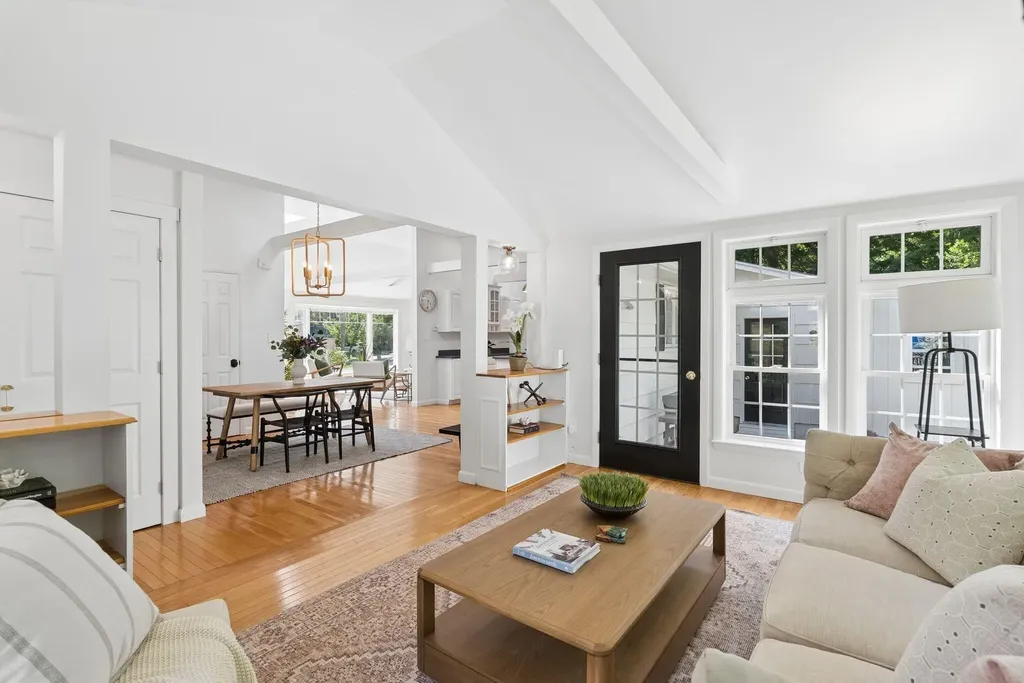 7 Knight Street Falmouth ME 04105