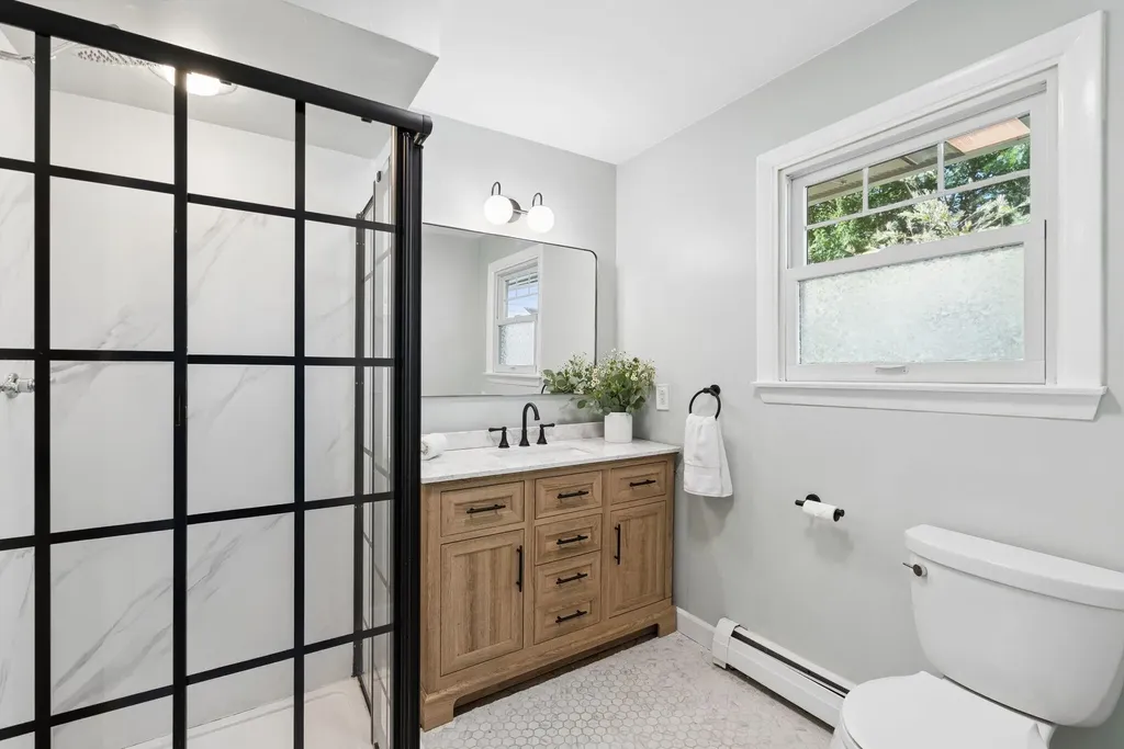 7 Knight Street Falmouth ME 04105