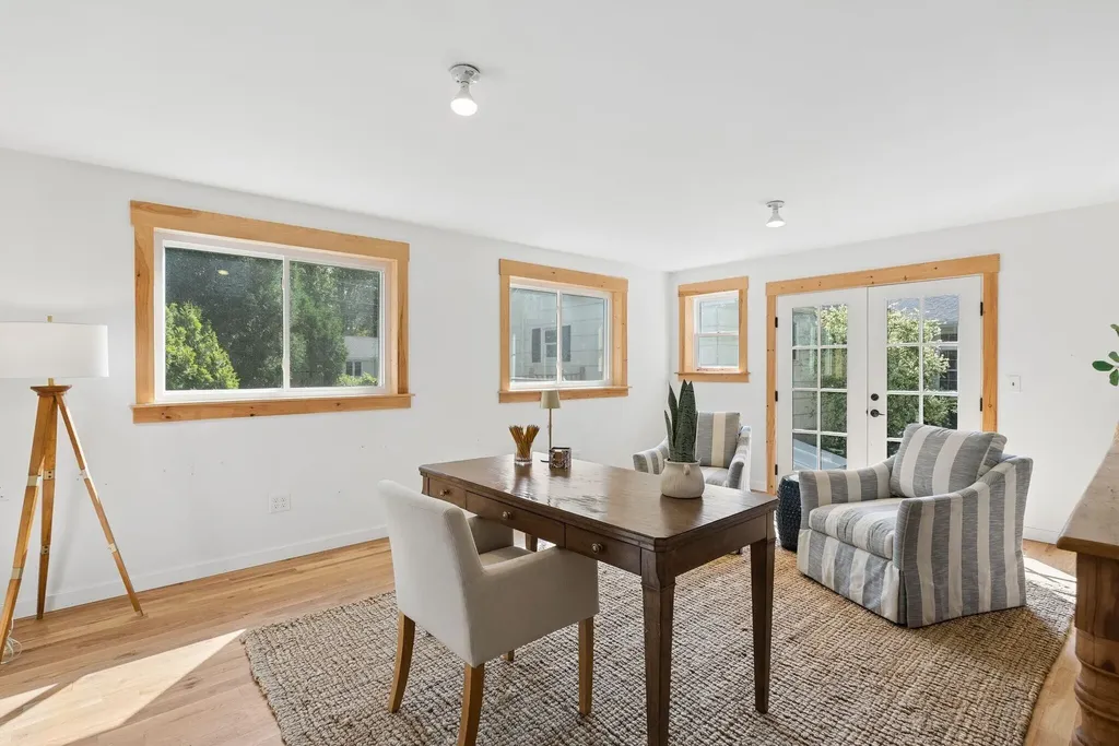 7 Knight Street Falmouth ME 04105