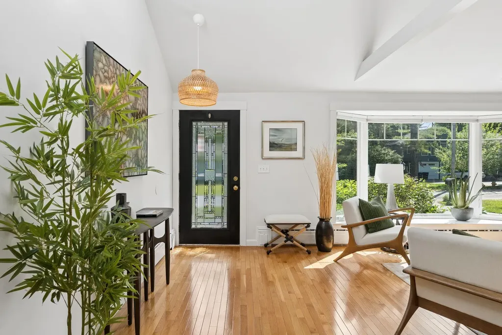 7 Knight Street Falmouth ME 04105