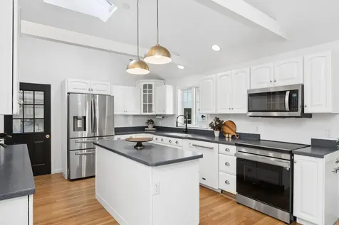 7 Knight Street Falmouth ME 04105