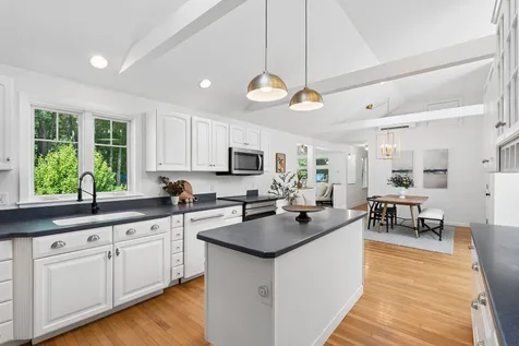 7 Knight Street Falmouth ME 04105