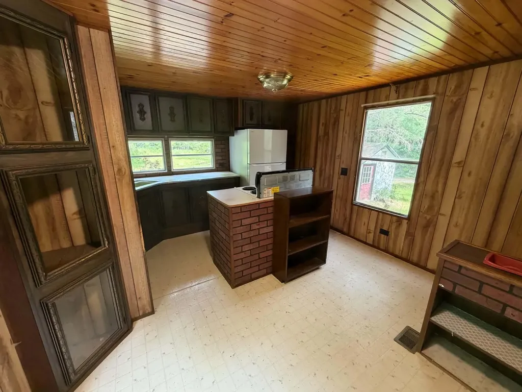 895 W Plymouth Road Etna ME 04434