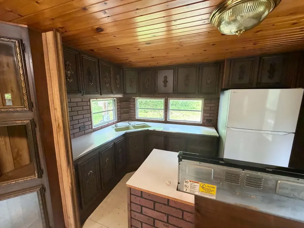 895 W Plymouth Road Etna ME 04434