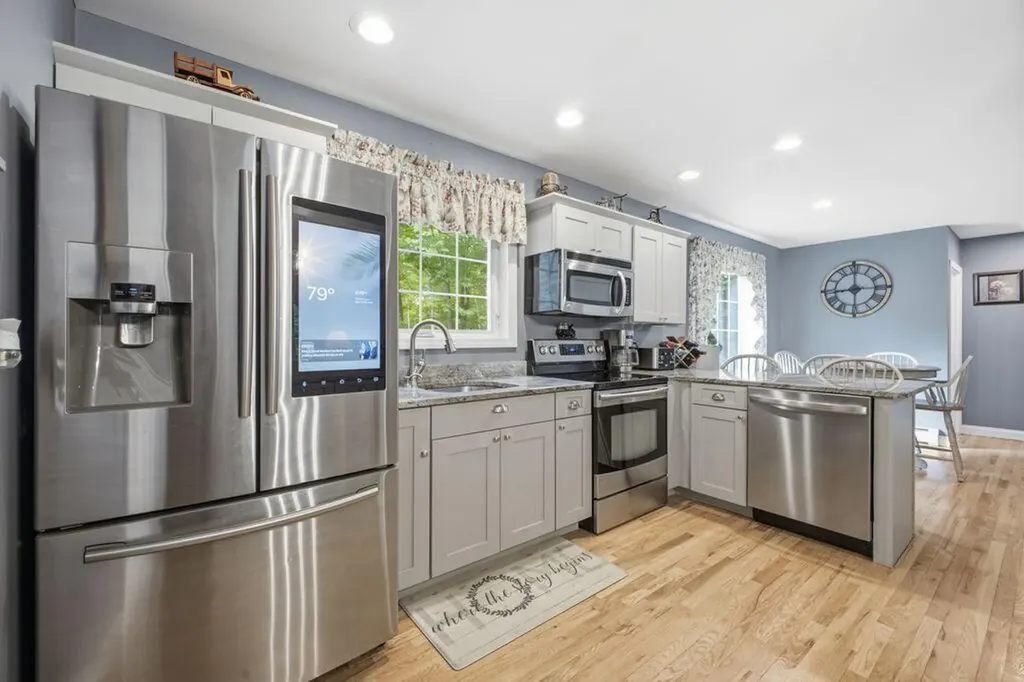147 Spiller Hill Road Raymond ME 04071