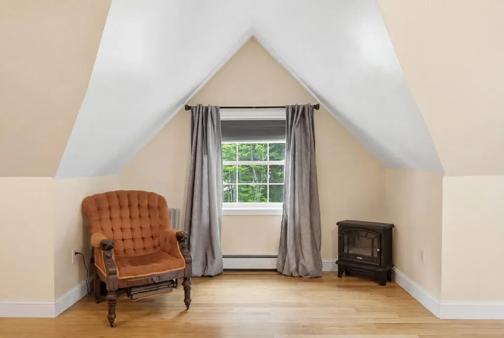 147 Spiller Hill Road Raymond ME 04071