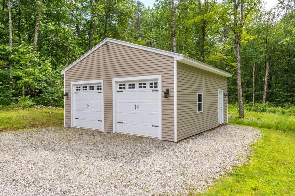 147 Spiller Hill Road Raymond ME 04071
