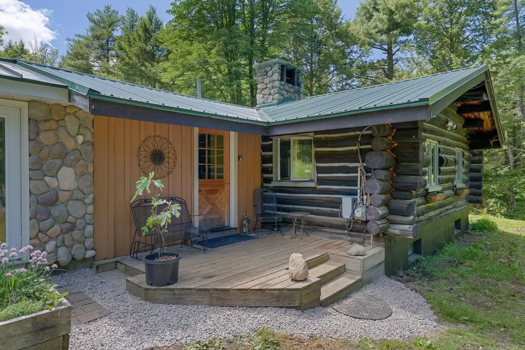 22 Montgomery Road Windham ME 04062