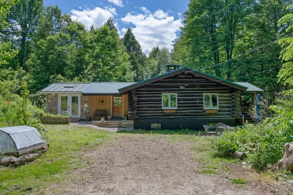 22 Montgomery Road Windham ME 04062