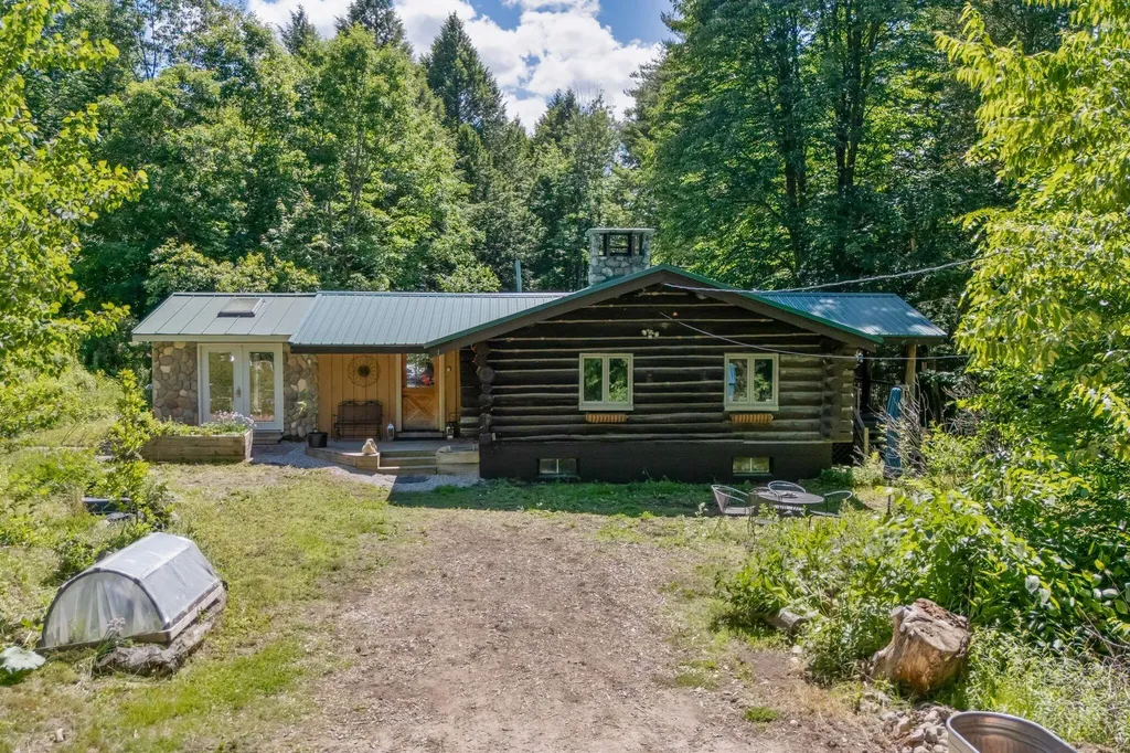 22 Montgomery Road Windham ME 04062
