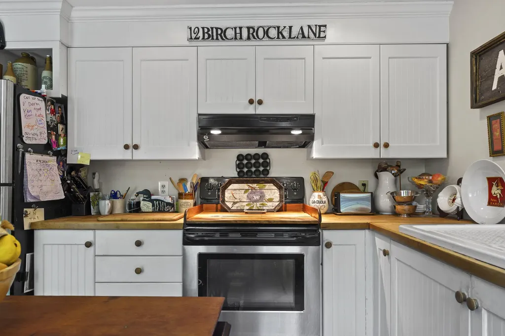 12 Birch Rock Lane Bristol ME 04539