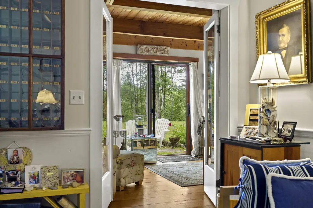 12 Birch Rock Lane Bristol ME 04539