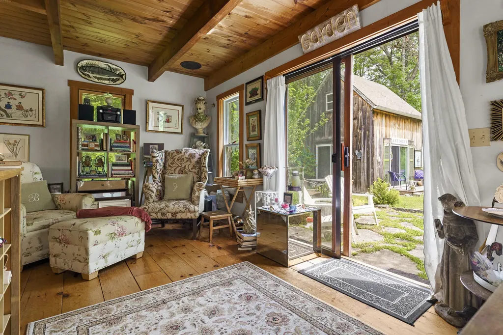 12 Birch Rock Lane Bristol ME 04539