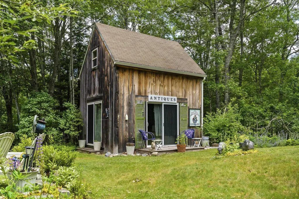 12 Birch Rock Lane Bristol ME 04539