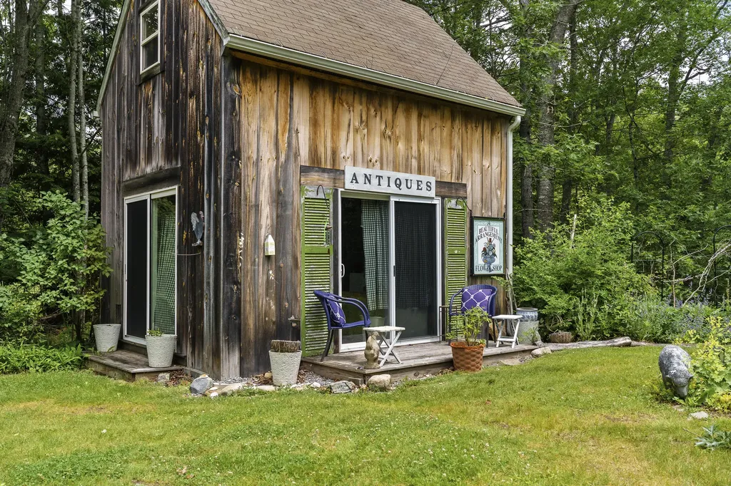 12 Birch Rock Lane Bristol ME 04539