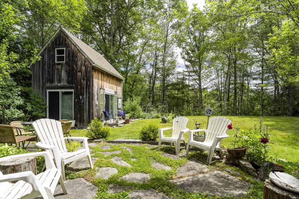 12 Birch Rock Lane Bristol ME 04539