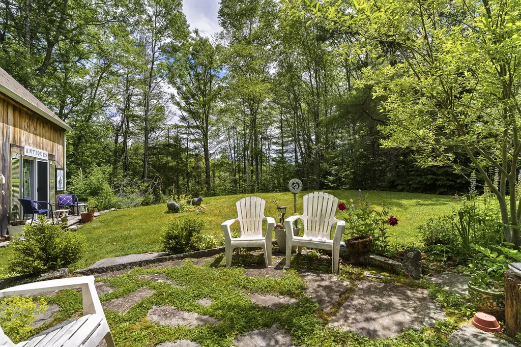 12 Birch Rock Lane Bristol ME 04539