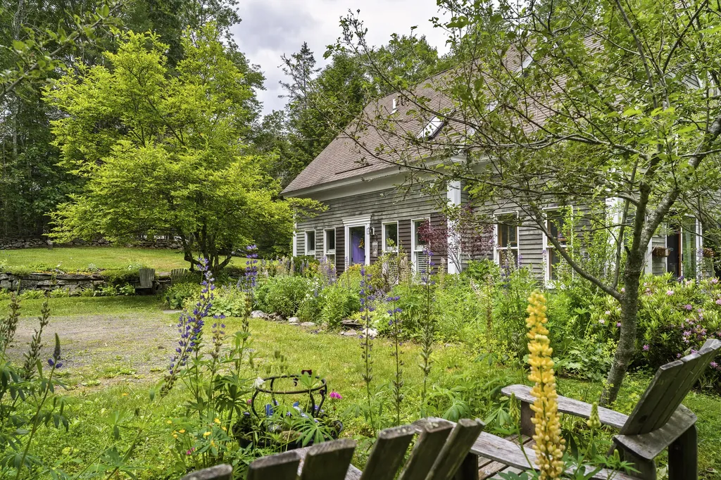 12 Birch Rock Lane Bristol ME 04539