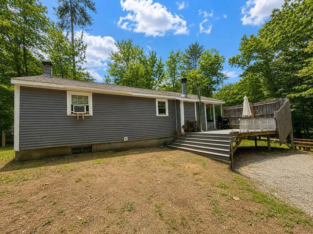 22 Hillside Road Waterboro ME 04061