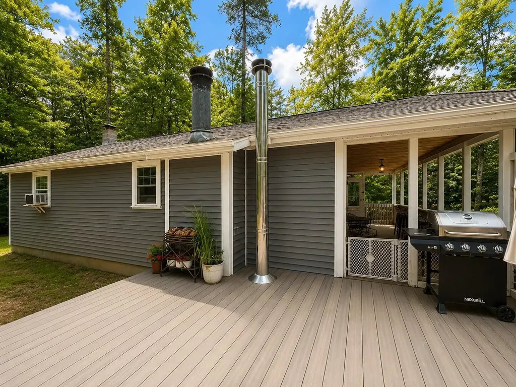 22 Hillside Road Waterboro ME 04061