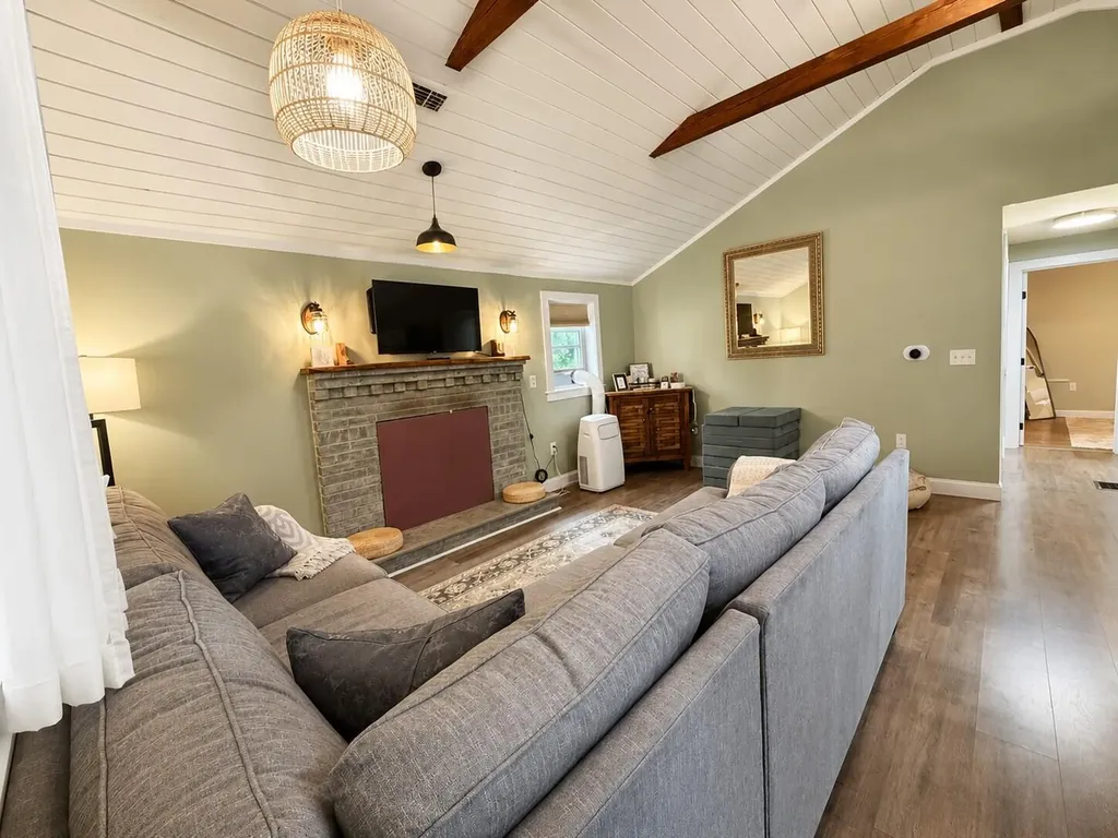 22 Hillside Road Waterboro ME 04061