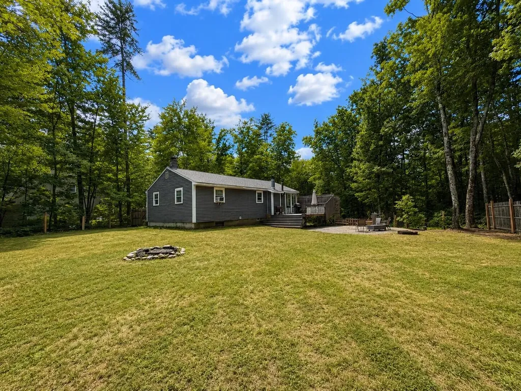 22 Hillside Road Waterboro ME 04061