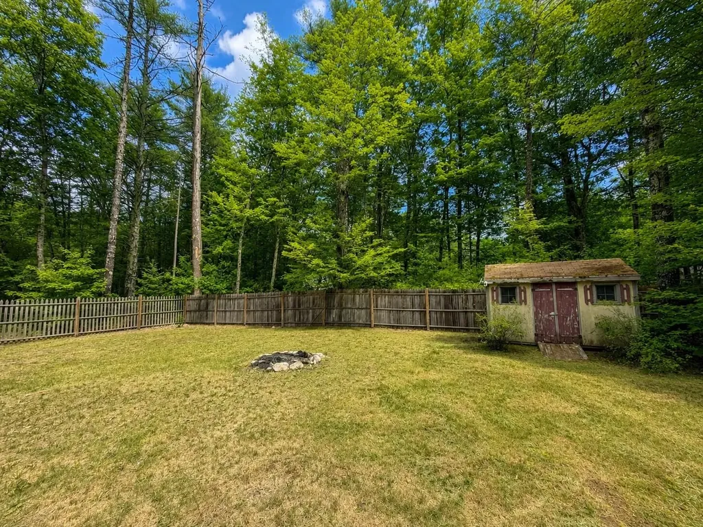 22 Hillside Road Waterboro ME 04061