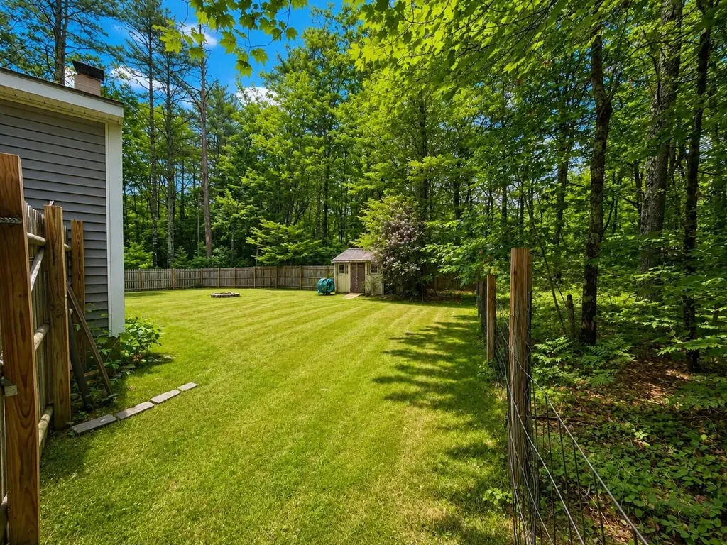 22 Hillside Road Waterboro ME 04061