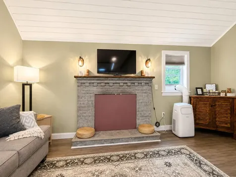 22 Hillside Road Waterboro ME 04061