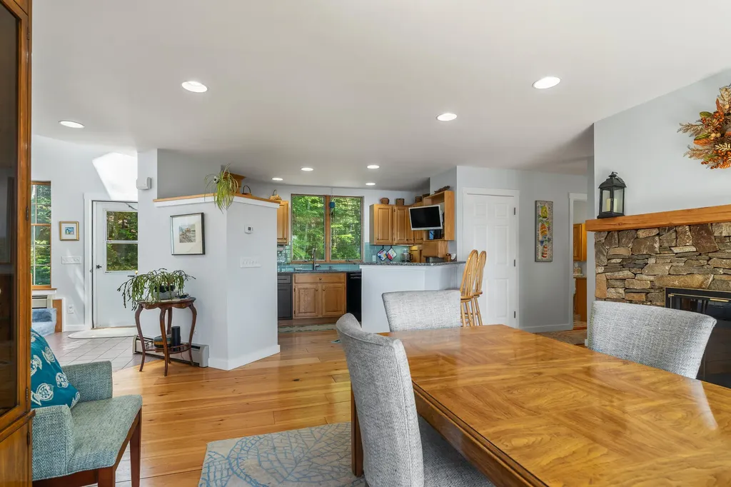 35 Kings Cove Road South Bristol ME 04568