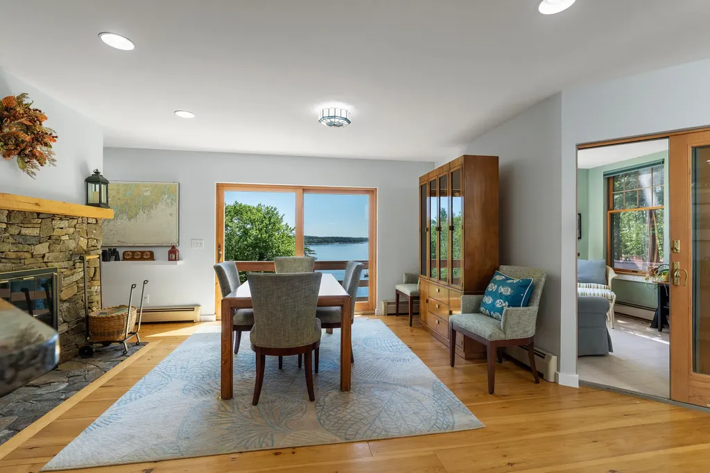 35 Kings Cove Road South Bristol ME 04568