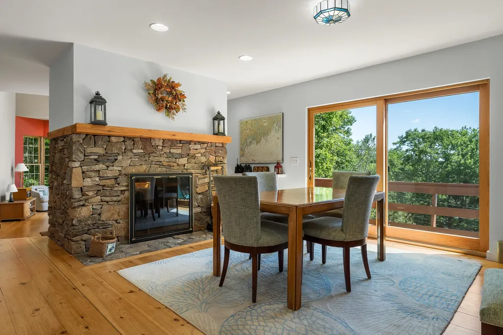35 Kings Cove Road South Bristol ME 04568