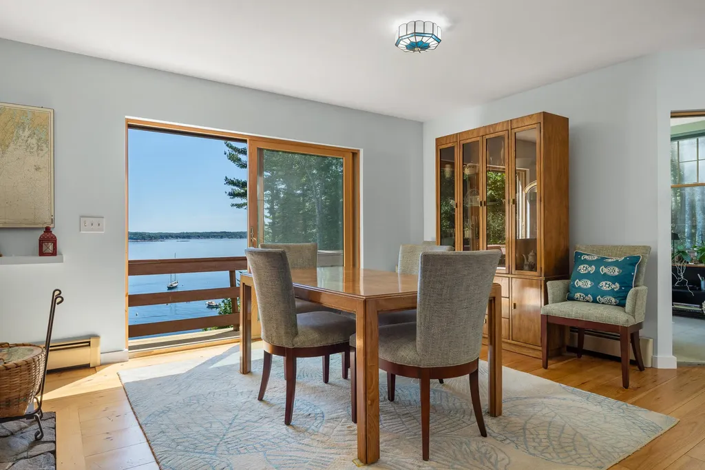 35 Kings Cove Road South Bristol ME 04568