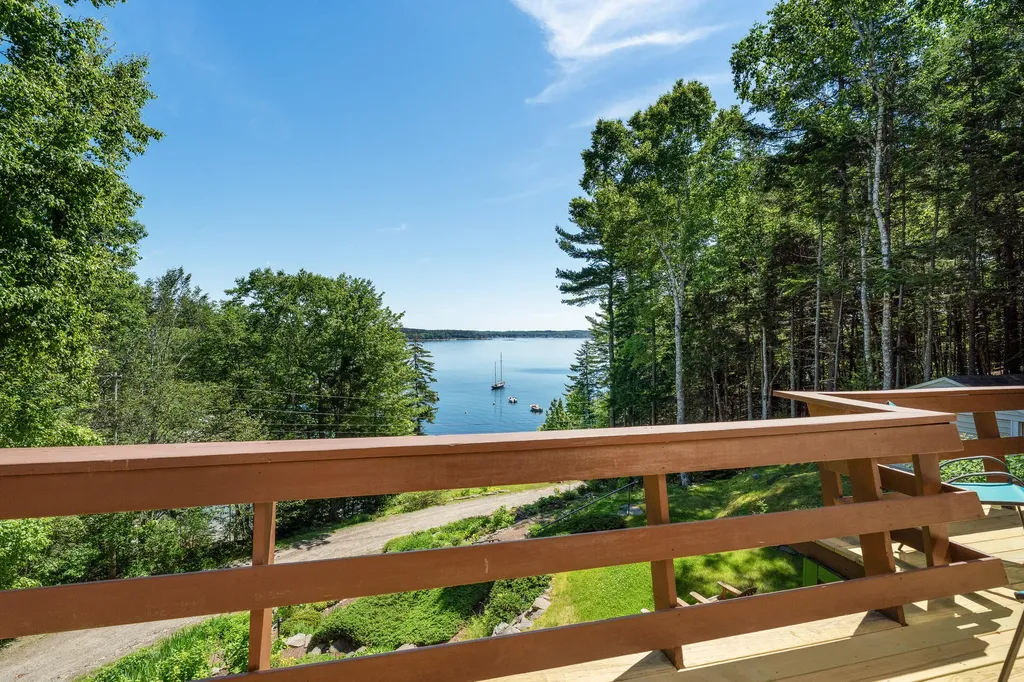 35 Kings Cove Road South Bristol ME 04568
