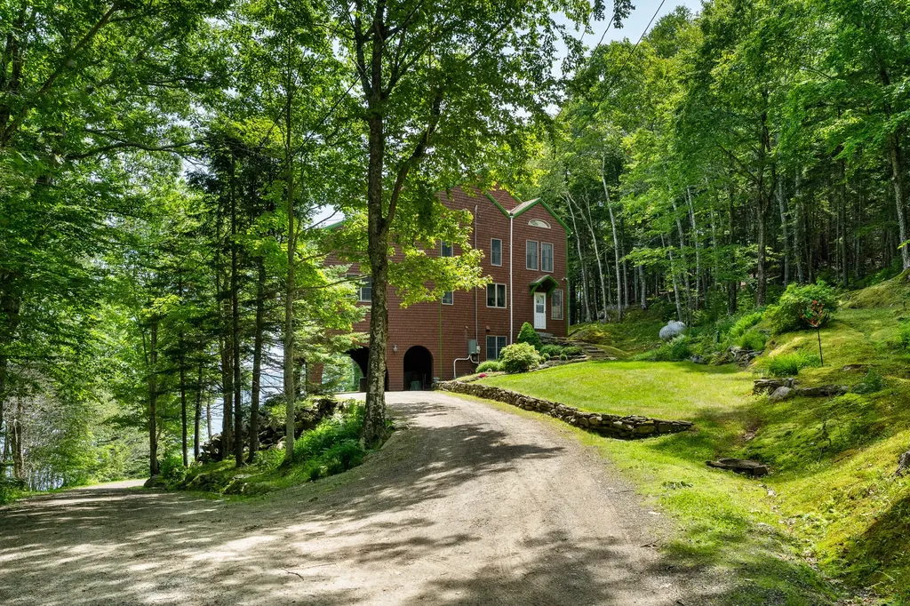 35 Kings Cove Road South Bristol ME 04568