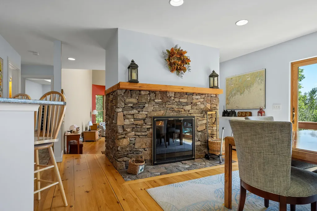 35 Kings Cove Road South Bristol ME 04568