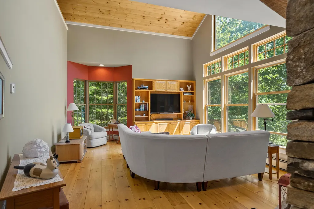 35 Kings Cove Road South Bristol ME 04568