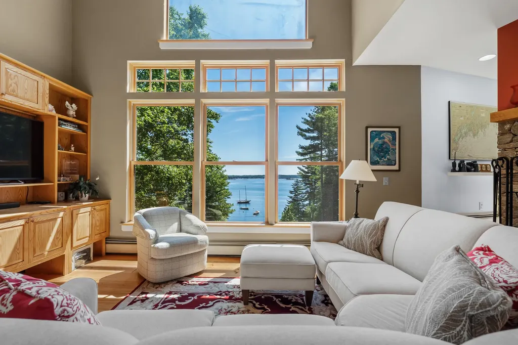 35 Kings Cove Road South Bristol ME 04568